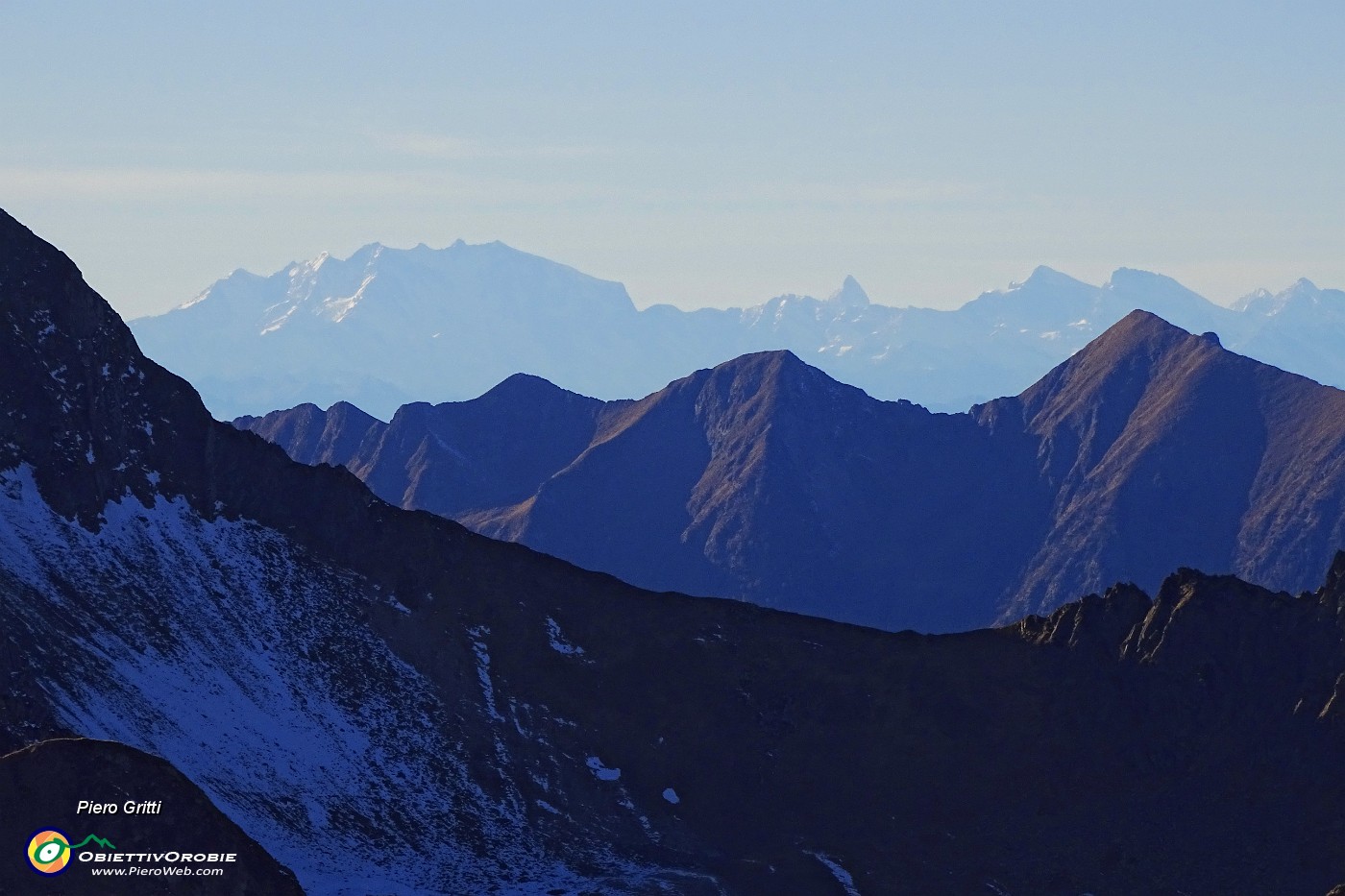 49 Zoom in Monte Rosa e Cervino.JPG -                                